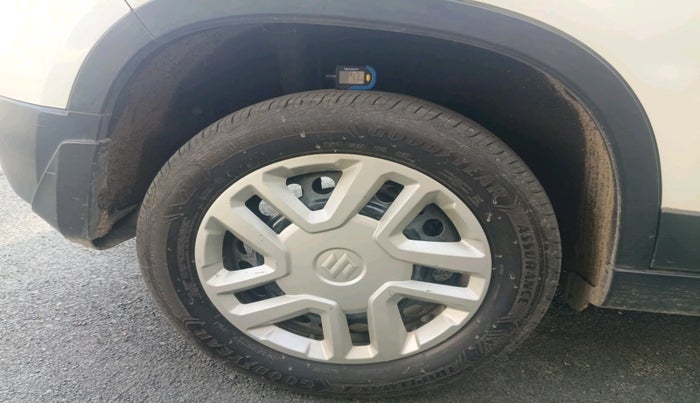 2017 Maruti Vitara Brezza VDI (O), Diesel, Manual, 70,427 km, tyre