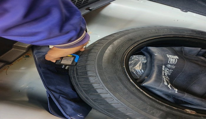 2018 Hyundai Verna 1.6 EX CRDI, Diesel, Manual, 1,14,306 km, tyre