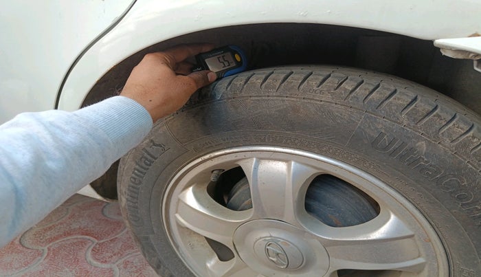 2011 Hyundai Verna TRANSFORM 1.6 SX VTVT, Petrol, Manual, 1,59,815 km, tyre