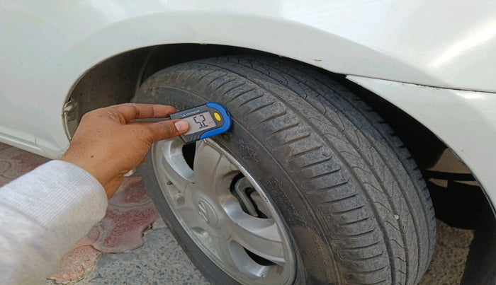 2011 Hyundai Verna TRANSFORM 1.6 SX VTVT, Petrol, Manual, 1,59,815 km, tyre