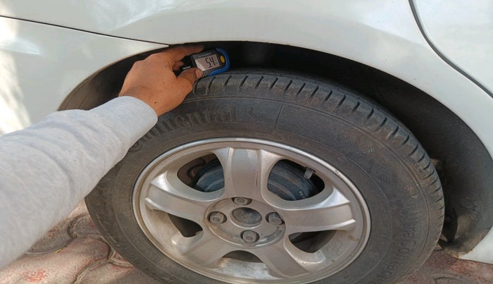 2011 Hyundai Verna TRANSFORM 1.6 SX VTVT, Petrol, Manual, 1,59,815 km, tyre