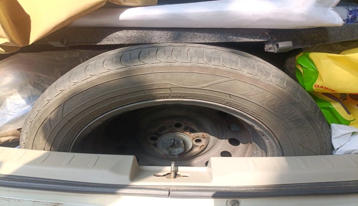 2020 Maruti Celerio VXI CNG, Petrol, Manual, 88,718 km, tyre