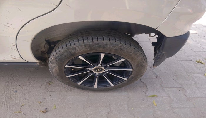 2022 Maruti S PRESSO VXI CNG, Petrol, Manual, 77,375 km, tyre