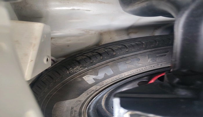 2022 Maruti S PRESSO VXI CNG, Petrol, Manual, 77,375 km, tyre