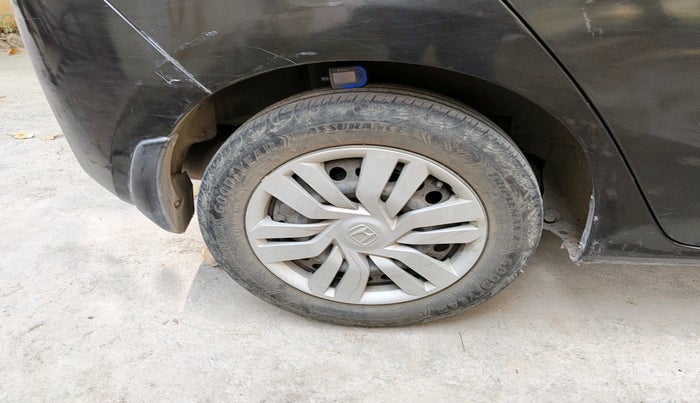 2016 Honda Jazz 1.2L I-VTEC SV, Petrol, Manual, 85,547 km, tyre