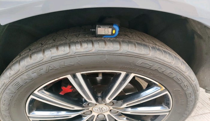 2018 Volvo XC 60 D5 INSCRIPTION, Diesel, Automatic, 88,828 km, tyre