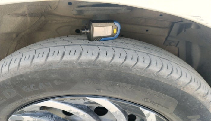 2013 Maruti Swift VDI, Diesel, Manual, 73,648 km, tyre