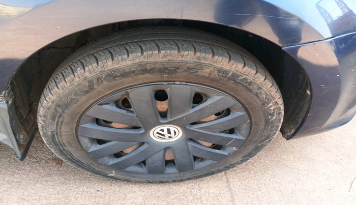 2015 Volkswagen Polo COMFORTLINE 1.5L, Diesel, Manual, 1,46,799 km, tyre