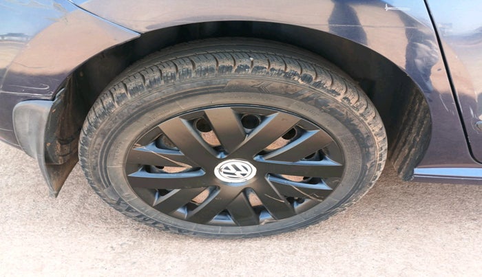 2015 Volkswagen Polo COMFORTLINE 1.5L, Diesel, Manual, 1,46,799 km, tyre