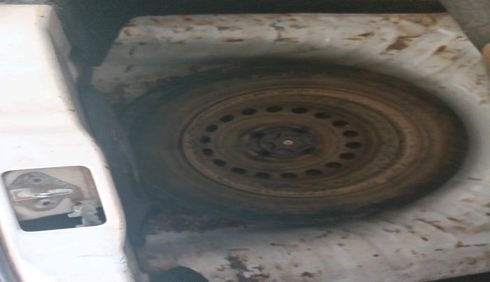 2014 Datsun Go T, Petrol, Manual, 70,991 km, tyre