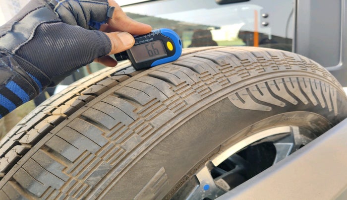 2025 Mahindra Thar Roxx MX3 Petrol AT 2WD, Petrol, Automatic, 5,567 km, tyre