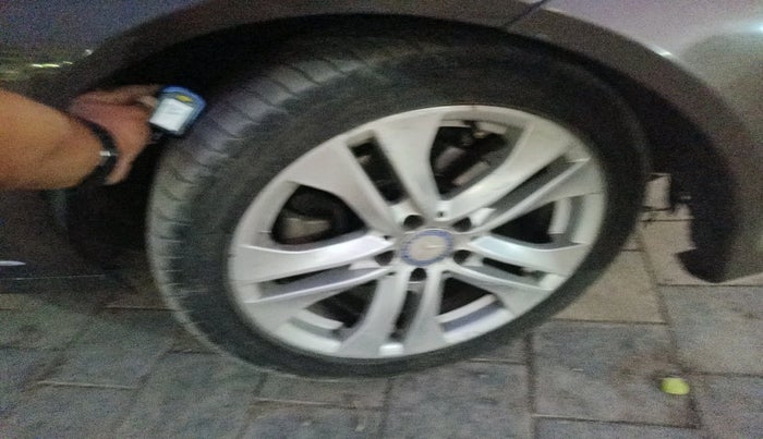 2013 Mercedes Benz C Class C 220 CDI Avantagarde, Diesel, Automatic, 1,22,473 km, tyre