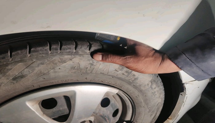 2012 Hyundai i10 MAGNA 1.2, Petrol, Manual, 98,829 km, tyre