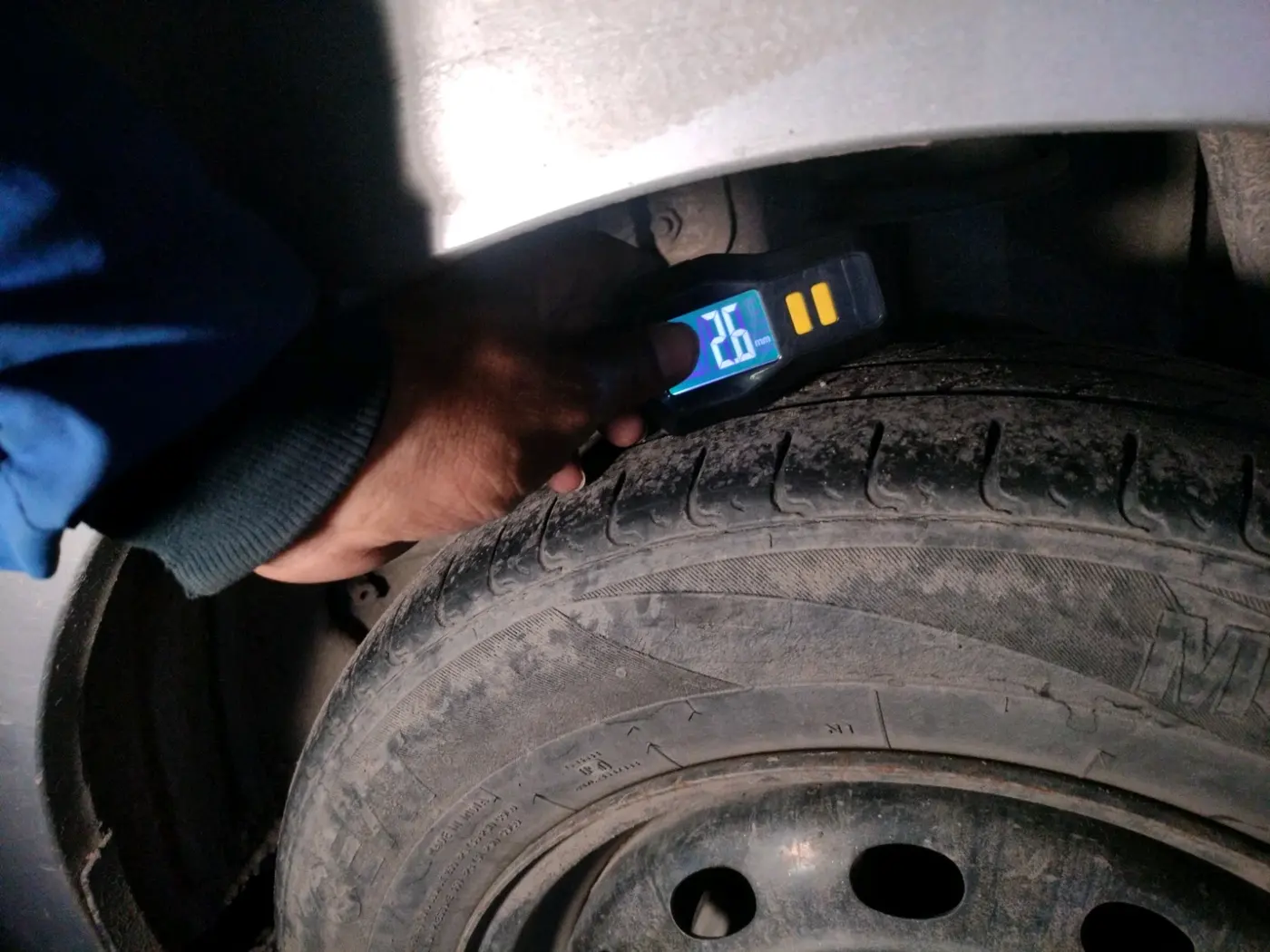 2017 Tata Tiago XTA PETROL, Petrol, Automatic, 1,00,126 km, tyre