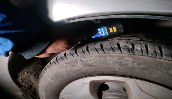 2017 Tata Tiago XTA PETROL, Petrol, Automatic, 1,00,126 km, tyre