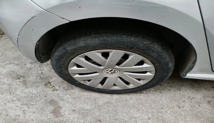 2012 Volkswagen Polo COMFORTLINE 1.2L, Diesel, Manual, 1,04,780 km, tyre