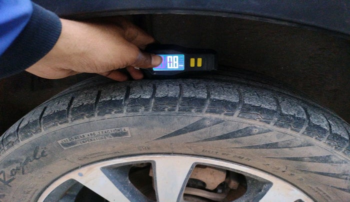 2019 Maruti S Cross ALPHA 1.3, Diesel, Manual, 1,07,668 km, tyre