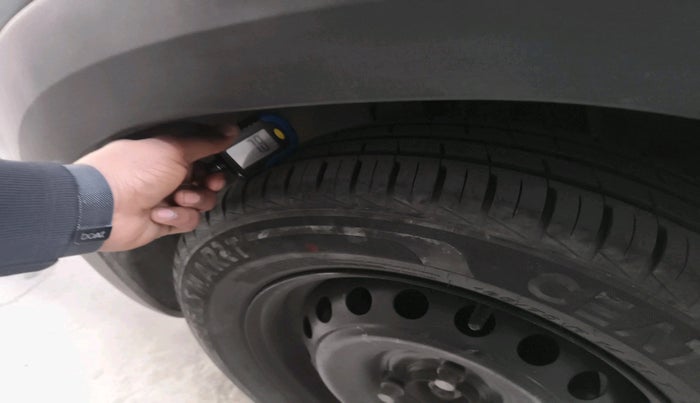 2019 Renault Kwid CLIMBER 1.0 AMT, Petrol, Automatic, 45,764 km, tyre