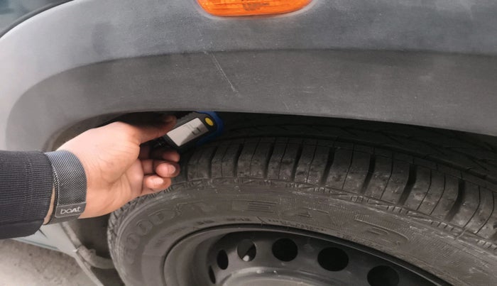 2019 Renault Kwid CLIMBER 1.0 AMT, Petrol, Automatic, 45,764 km, tyre