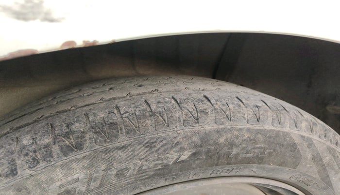 2015 Renault Lodgy 85 PS RXL, Diesel, Manual, 72,950 km, tyre