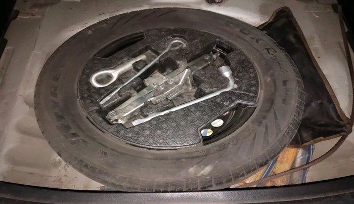 2015 Maruti S Cross ZETA 1.3, Diesel, Manual, 1,56,847 km, tyre