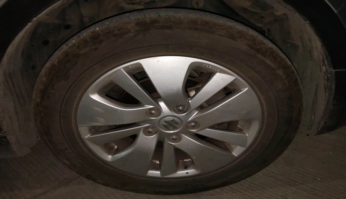 2015 Maruti S Cross ZETA 1.3, Diesel, Manual, 1,56,847 km, tyre