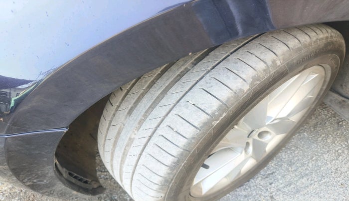 2017 Skoda Superb L&K 1.8 TSI AT, Petrol, Automatic, 80,560 km, tyre