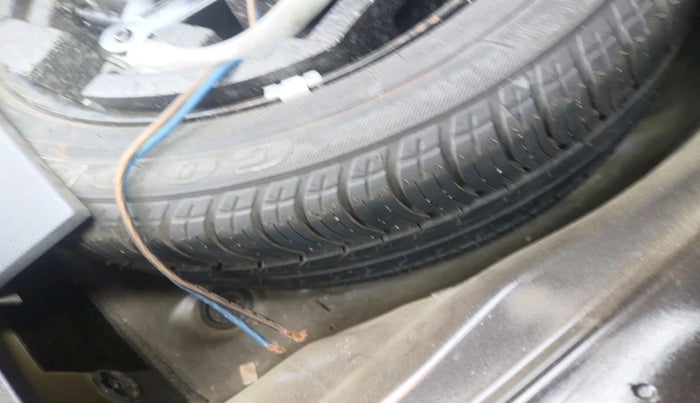 2017 Skoda Superb L&K 1.8 TSI AT, Petrol, Automatic, 80,560 km, tyre