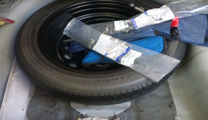 2014 Hyundai Verna FLUIDIC 1.6 VTVT SX, Petrol, Manual, 1,04,960 km, tyre