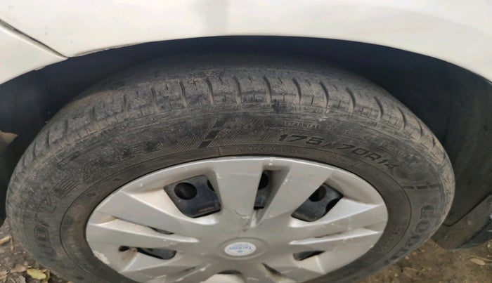 2017 Honda Amaze 1.2L I-VTEC S, Petrol, Manual, 1,16,392 km, tyre