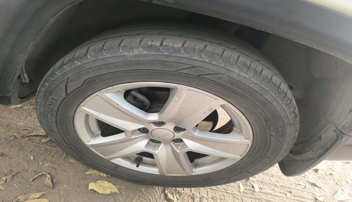 2021 Jeep Compass SPORT 1.4 PETROL DCT, Petrol, Automatic, 1,13,002 km, tyre