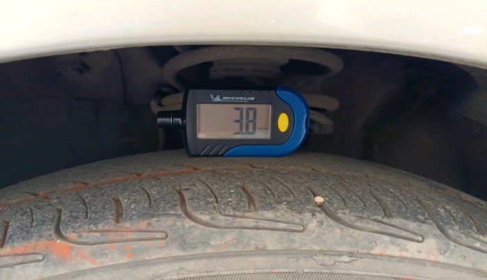 2013 Hyundai Grand i10 MAGNA 1.2 KAPPA VTVT, Petrol, Manual, 1,13,616 km, tyre