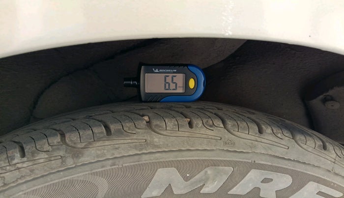 2013 Hyundai Grand i10 MAGNA 1.2 KAPPA VTVT, Petrol, Manual, 1,13,616 km, tyre