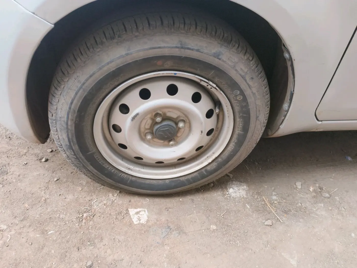 2011 Maruti Ritz LXI, Petrol, Manual, 80,137 km, tyre