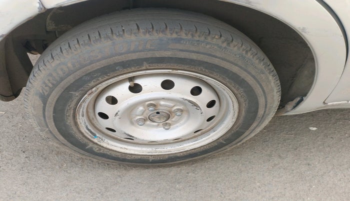 2011 Maruti Ritz LXI, Petrol, Manual, 80,137 km, tyre