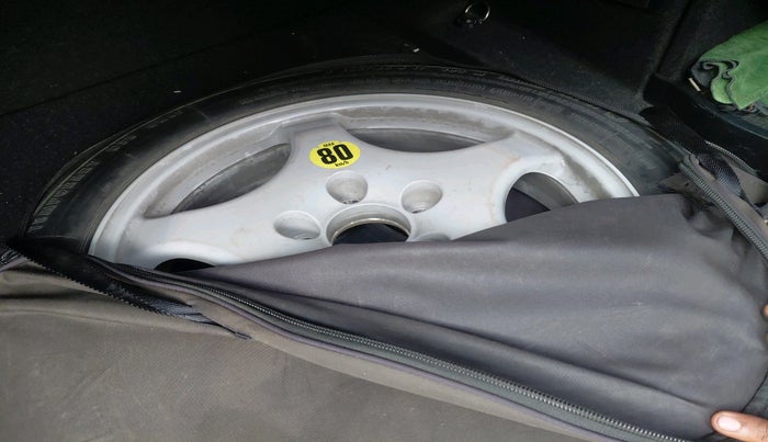 2016 BMW 3 Series 320d Luxury Line, Diesel, Automatic, 86,156 km, tyre