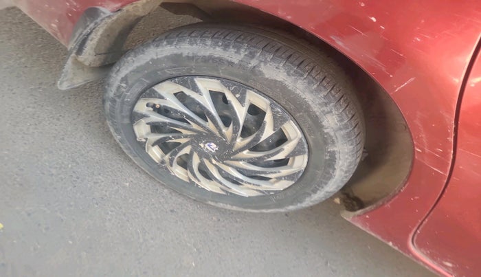 2011 Toyota Etios G, Petrol, Manual, 1,26,483 km, tyre