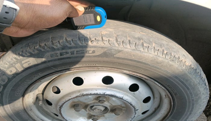 2012 Maruti Wagon R 1.0 LXI CNG, Petrol, Manual, 1,52,610 km, tyre