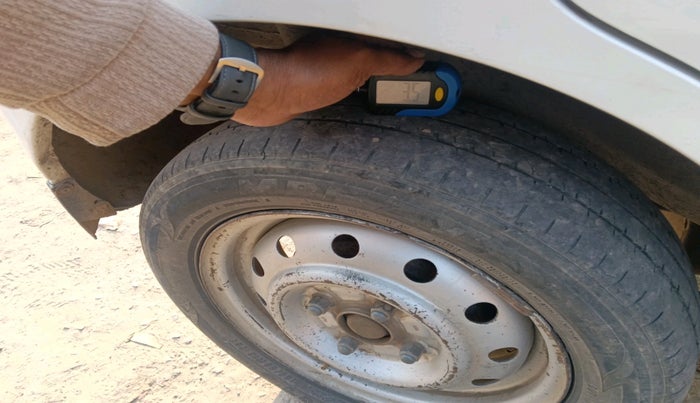 2012 Maruti Wagon R 1.0 LXI CNG, Petrol, Manual, 1,52,610 km, tyre