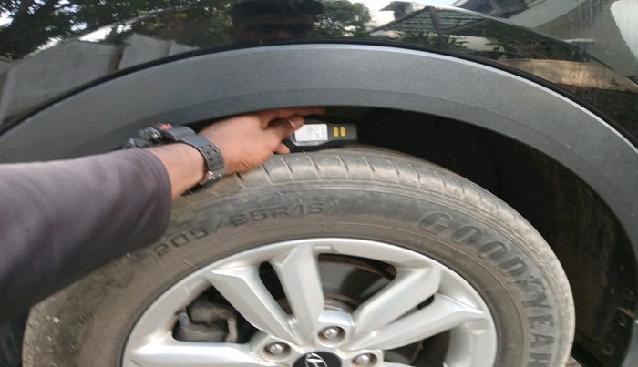 2017 Hyundai Creta SX PLUS 1.6 PETROL, Petrol, Manual, 31,403 km, tyre