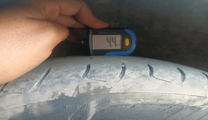 2015 Honda City 1.5L I-VTEC VX, Petrol, Manual, 1,48,094 km, tyre