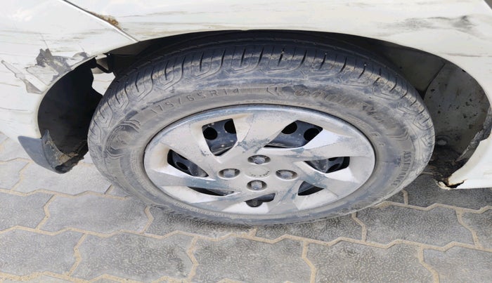 2012 Honda Brio S MT, Petrol, Manual, 98,766 km, tyre