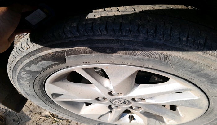 2018 Toyota Innova Crysta 2.4 VX 7 STR, Diesel, Manual, 1,25,080 km, tyre