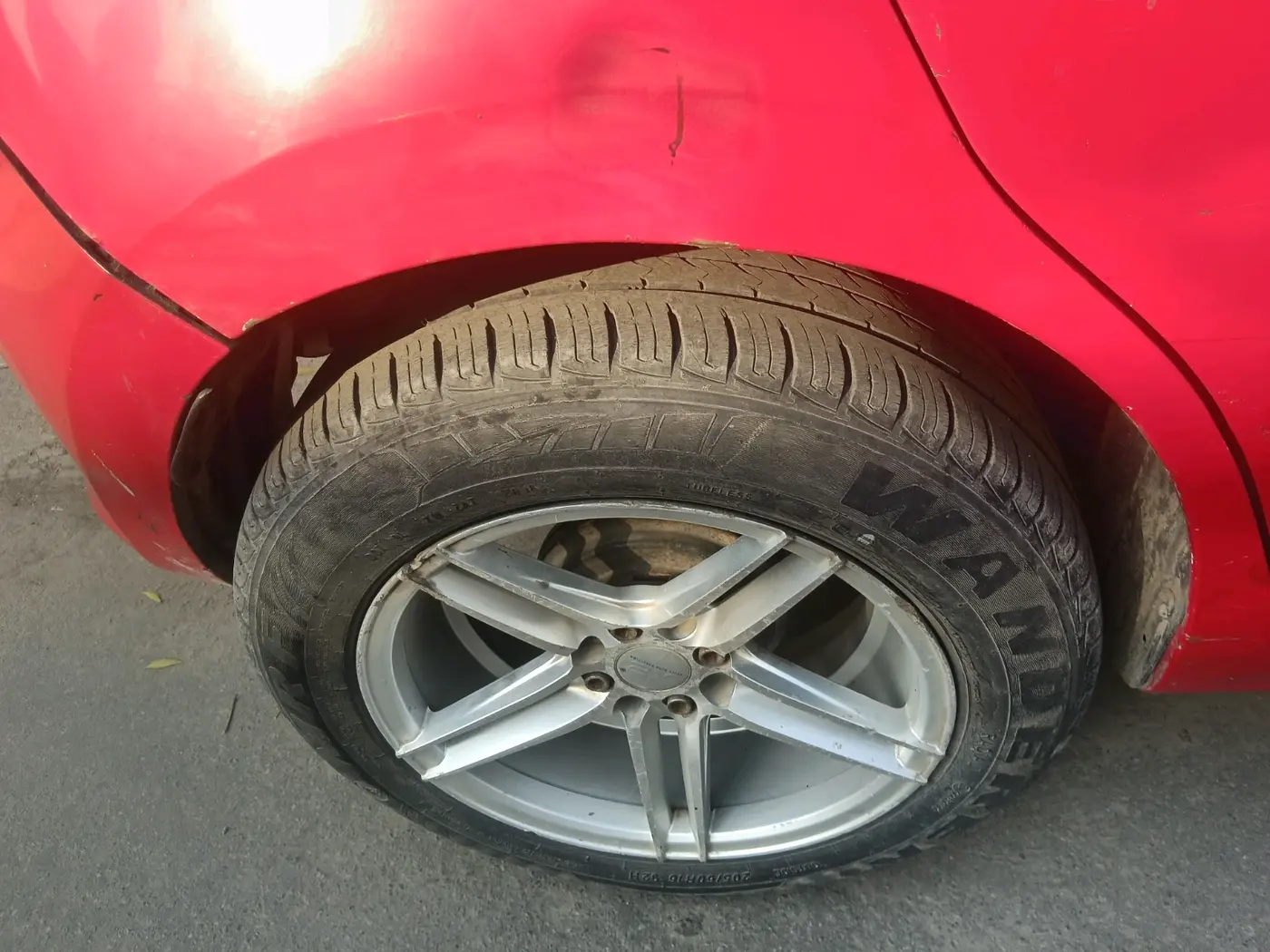 2019 Maruti Swift VXI, CNG, Manual, 70,850 km, tyre