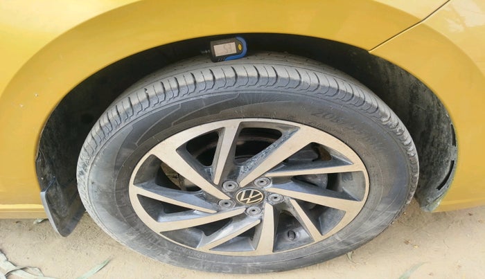 2022 Volkswagen VIRTUS TOPLINE TSI 1.0 MT, Petrol, Manual, 21,153 km, tyre