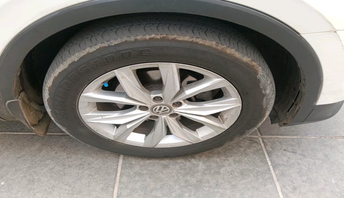 2019 Volkswagen TIGUAN HIGHLINE TDI AT, Diesel, Automatic, 1,20,347 km, tyre