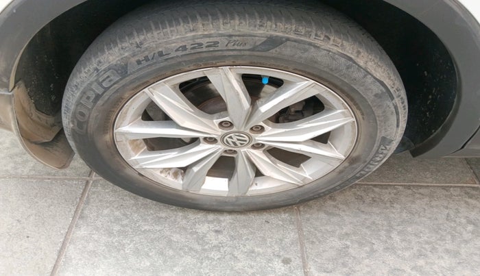 2019 Volkswagen TIGUAN HIGHLINE TDI AT, Diesel, Automatic, 1,20,347 km, tyre