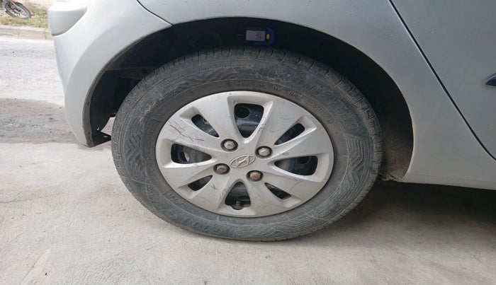 2012 Hyundai i10 MAGNA 1.2, Petrol, Manual, 1,25,968 km, tyre