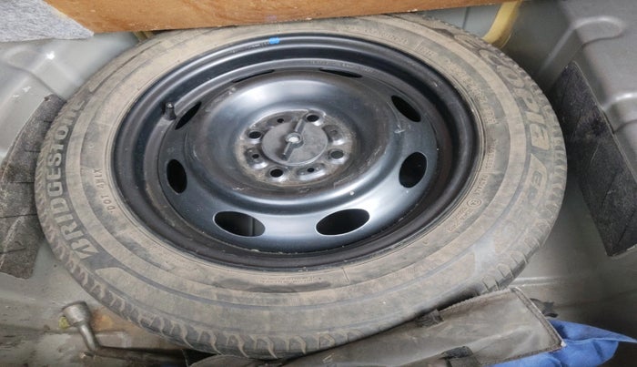 2016 Tata Zest XE PETROL, Petrol, Manual, 80,061 km, tyre