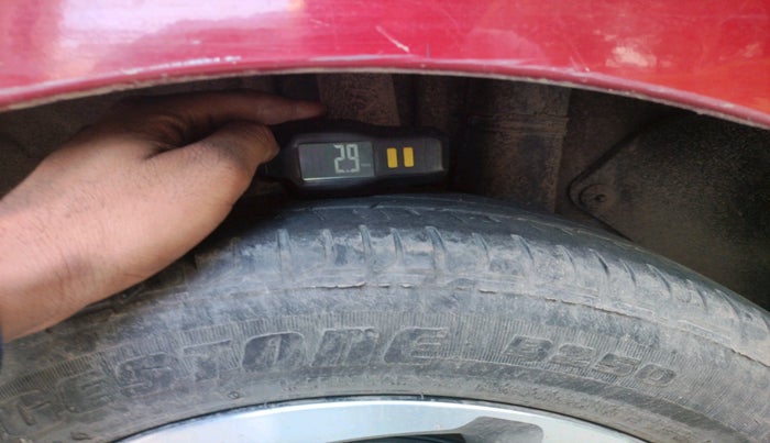 2016 Hyundai Elite i20 ASTA 1.2 (O), Petrol, Manual, 82,064 km, tyre